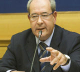 I nuovi edifici broadband-ready. Smart Building anticipa la legge Il sottosegretario alle Comunicazioni, Antonello Giacomelli